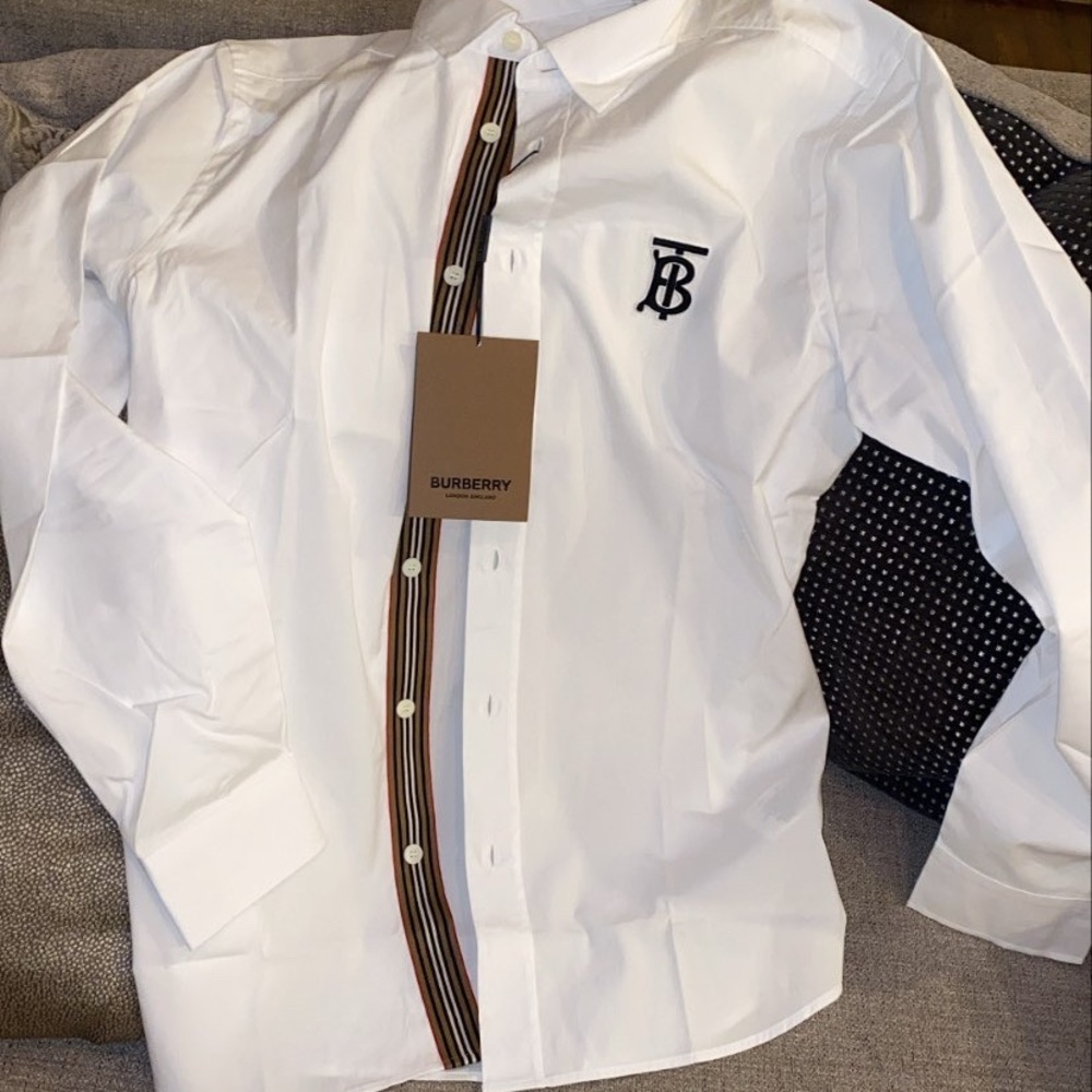 Brand new men’s Burberry shirt sz L